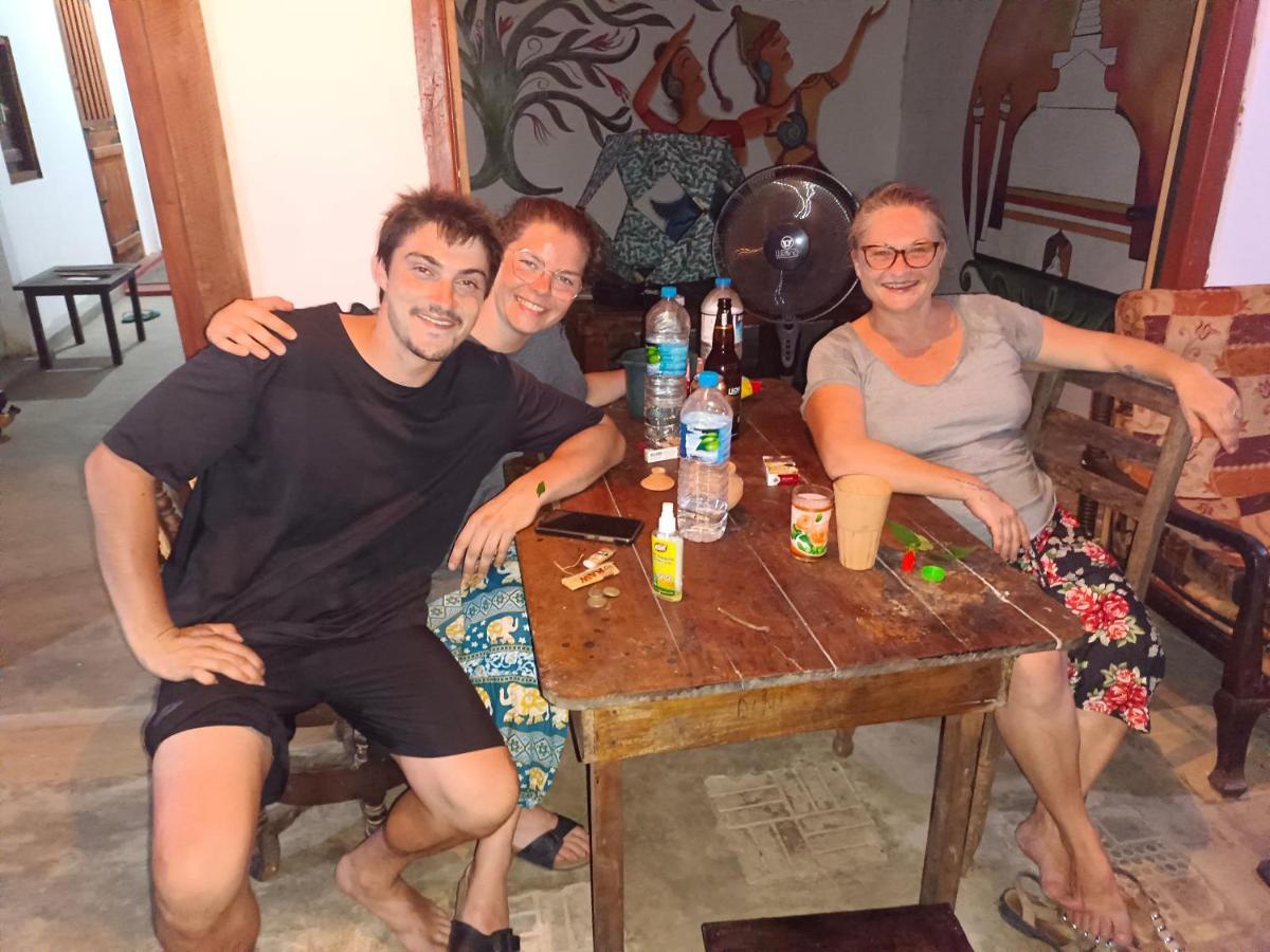 הבאראנה Mamisa Cafe, Home Stay מראה חיצוני תמונה